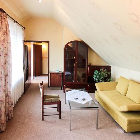 Hotel-Restaurant Lowen Süßen Εξωτερικό φωτογραφία